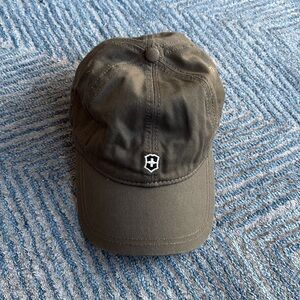 Victorinox hat